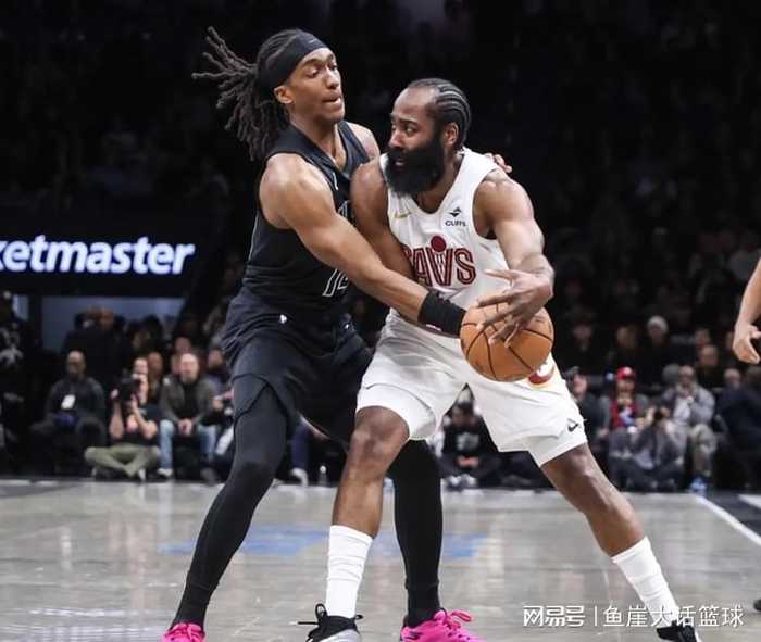 骑士赢球两点仍该批，哈登错误明显！莫布里功过相抵，新援创新高